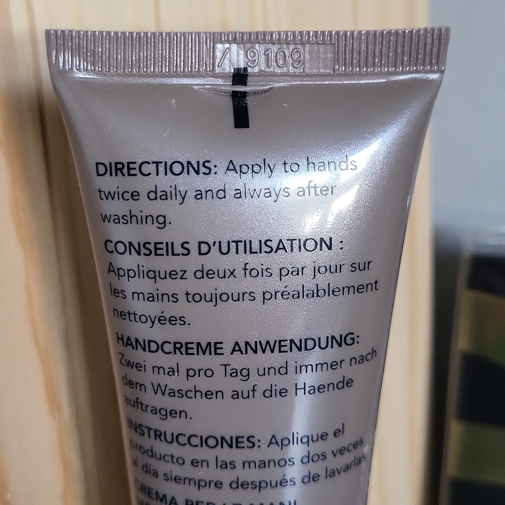 Elizabeth Grant Torricelumn Absolute Hand Cream - Picture 5 of 6